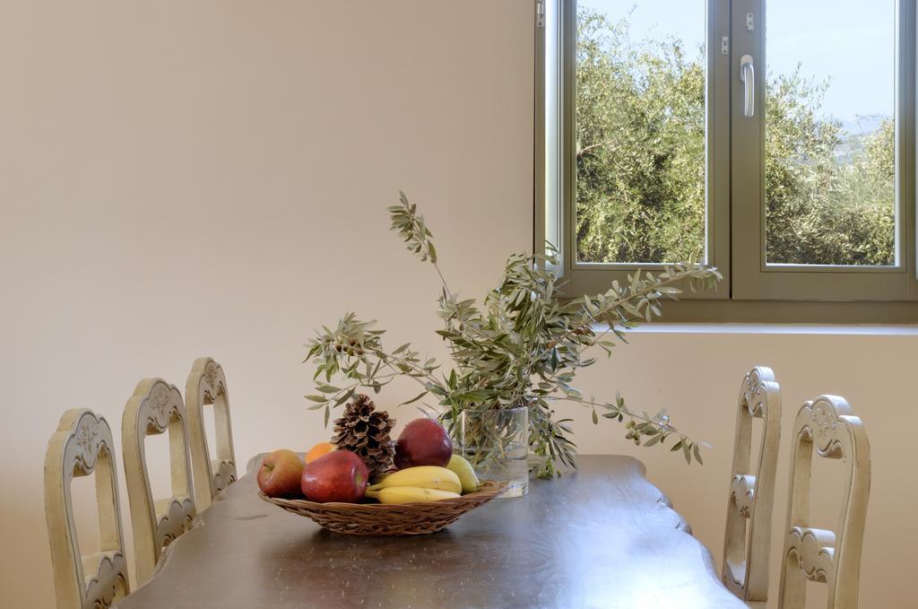Nikoloudi Estate * אגיוס ניקולאוס